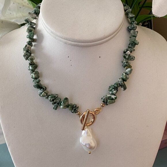 Layered Statement Necklace – Fashion Icon Must-Have - Picture 2 of 6